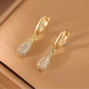 Elegant Gold Teardrop Earrings